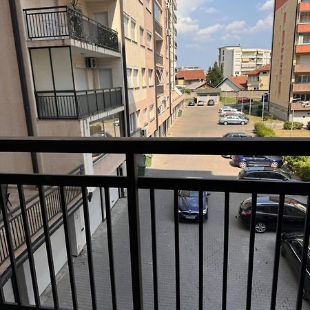 Big Spacious Apartment In Pej Center With Wi-Fi Peje Exteriér fotografie