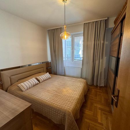 Big Spacious Apartment In Pej Center With Wi-Fi Peje Exteriér fotografie