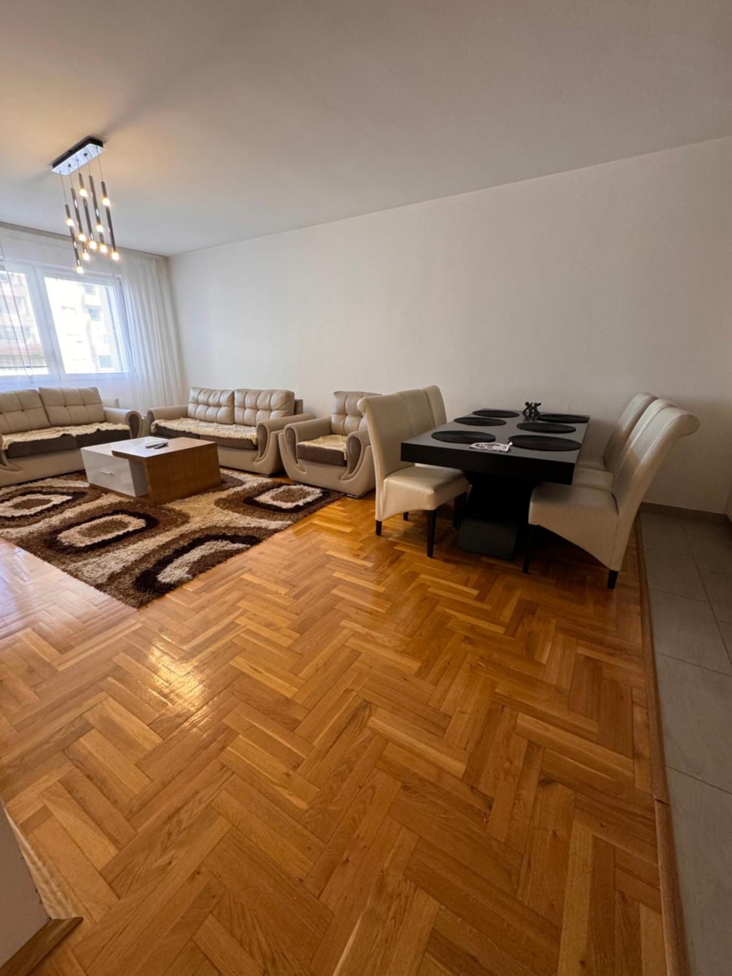 Big Spacious Apartment In Pej Center With Wi-Fi Peje Exteriér fotografie
