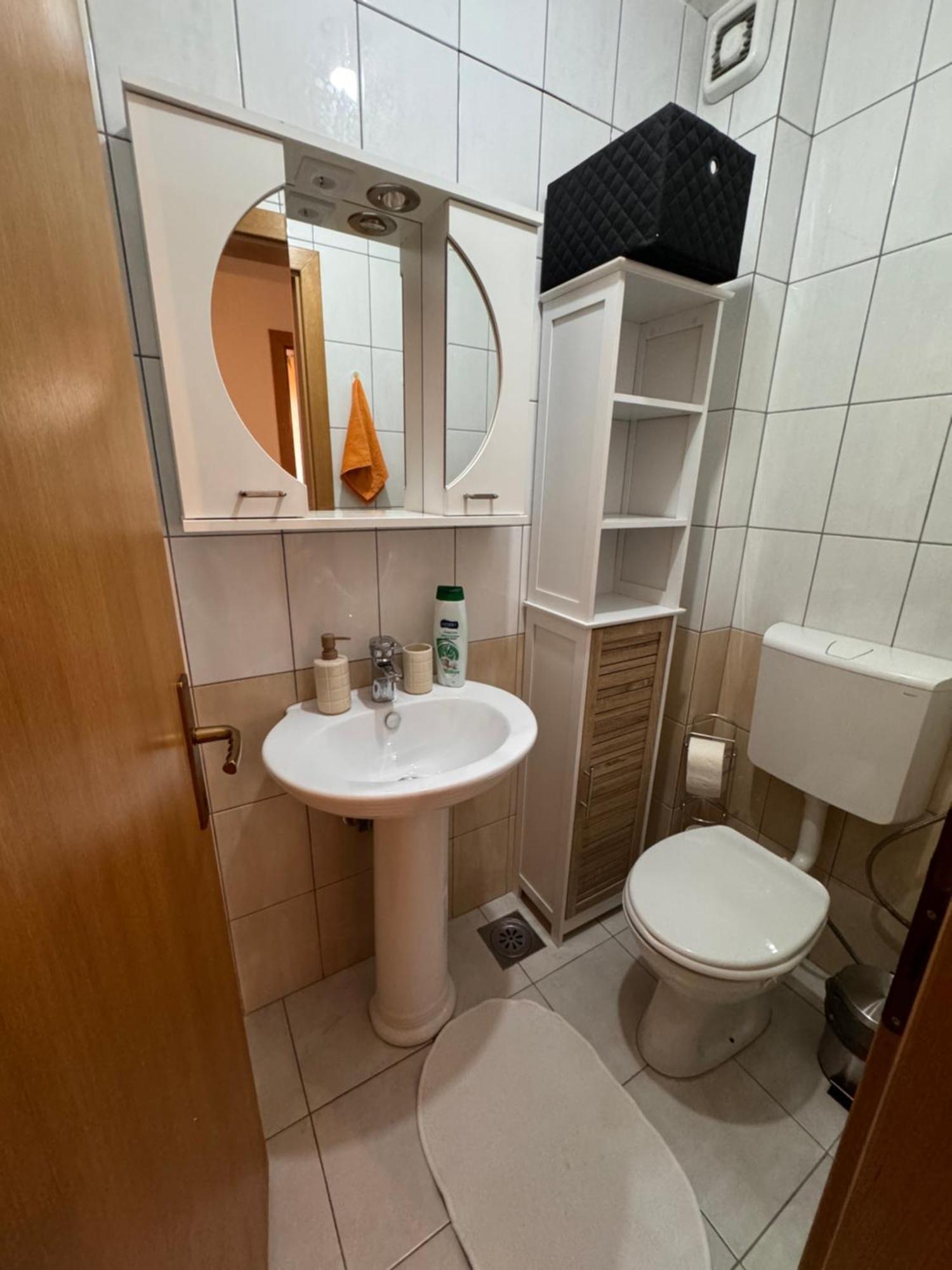 Big Spacious Apartment In Pej Center With Wi-Fi Peje Exteriér fotografie