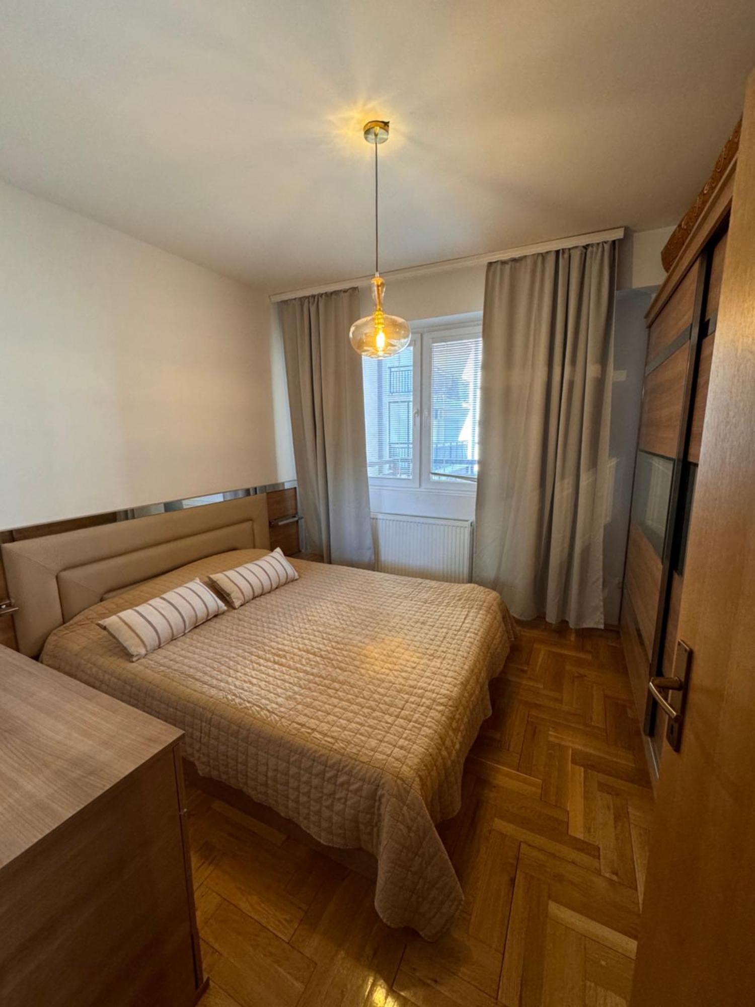 Big Spacious Apartment In Pej Center With Wi-Fi Peje Exteriér fotografie